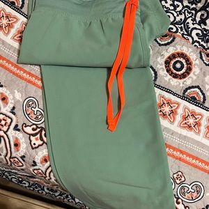 Figs L Livingston basic scrub pant in Jade.